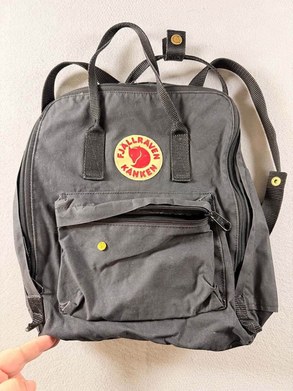 Fjallraven Kanken Classic Backpack Charcoal Grey